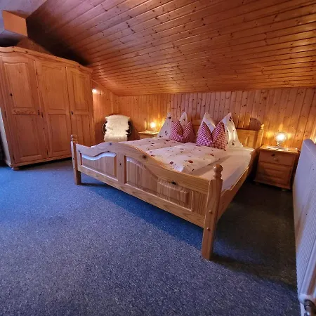 Gaestehaus Bergwald - Poetscherjahringerhof Apartamento Virgen
