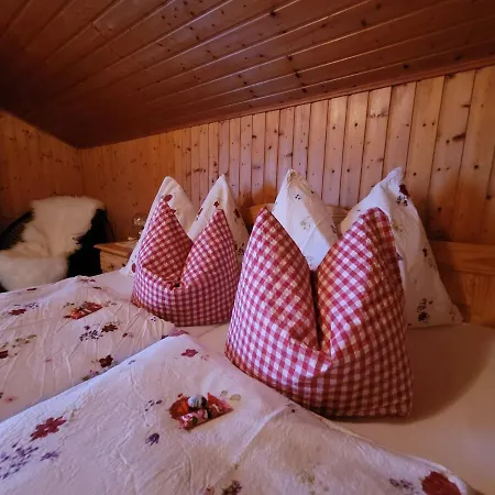 Gaestehaus Bergwald - Poetscherjahringerhof アパート *