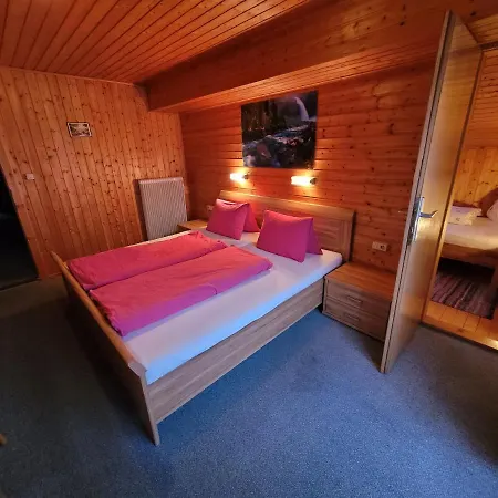 Gaestehaus Bergwald - Poetscherjahringerhof Apartament *