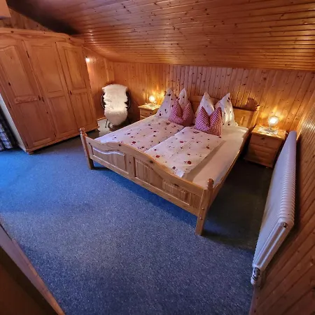 Gaestehaus Bergwald - Poetscherjahringerhof Apartament Virgen
